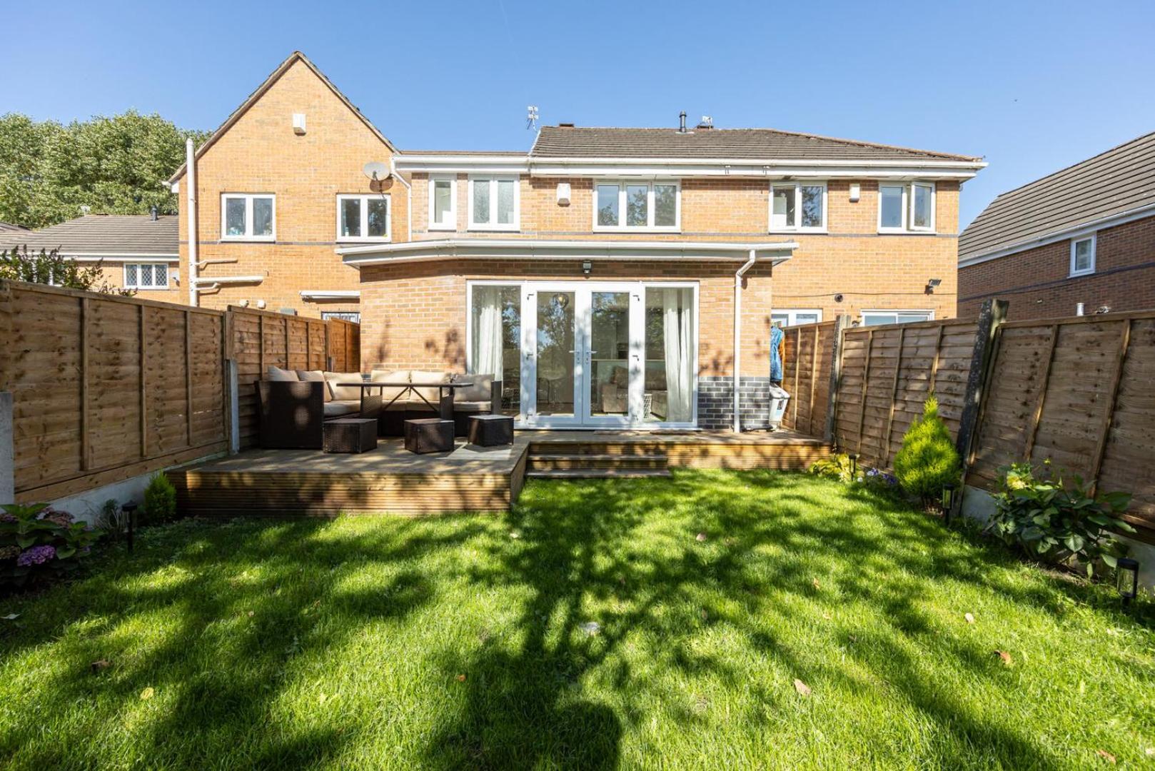 Guestready - A Haven By The River Manchester Exterior photo