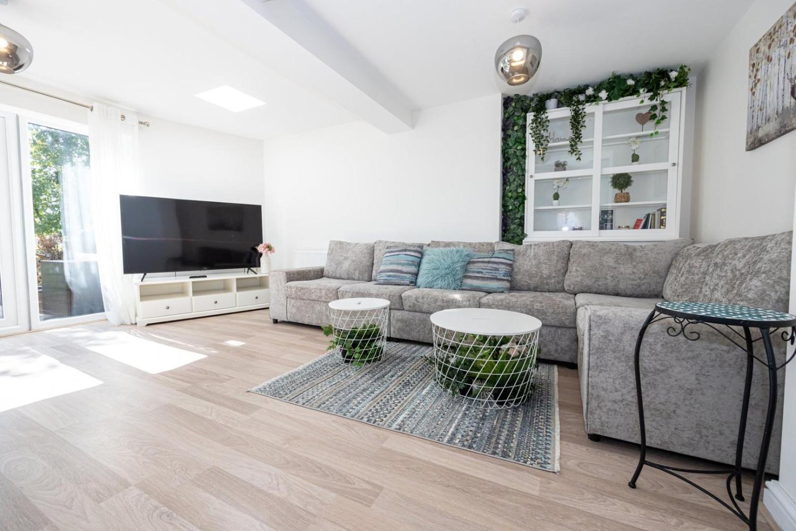 Guestready - A Haven By The River Manchester Exterior photo